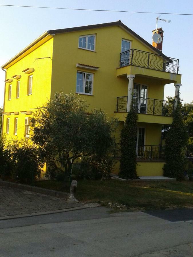 Apartment Luiza Funtana Eksteriør billede